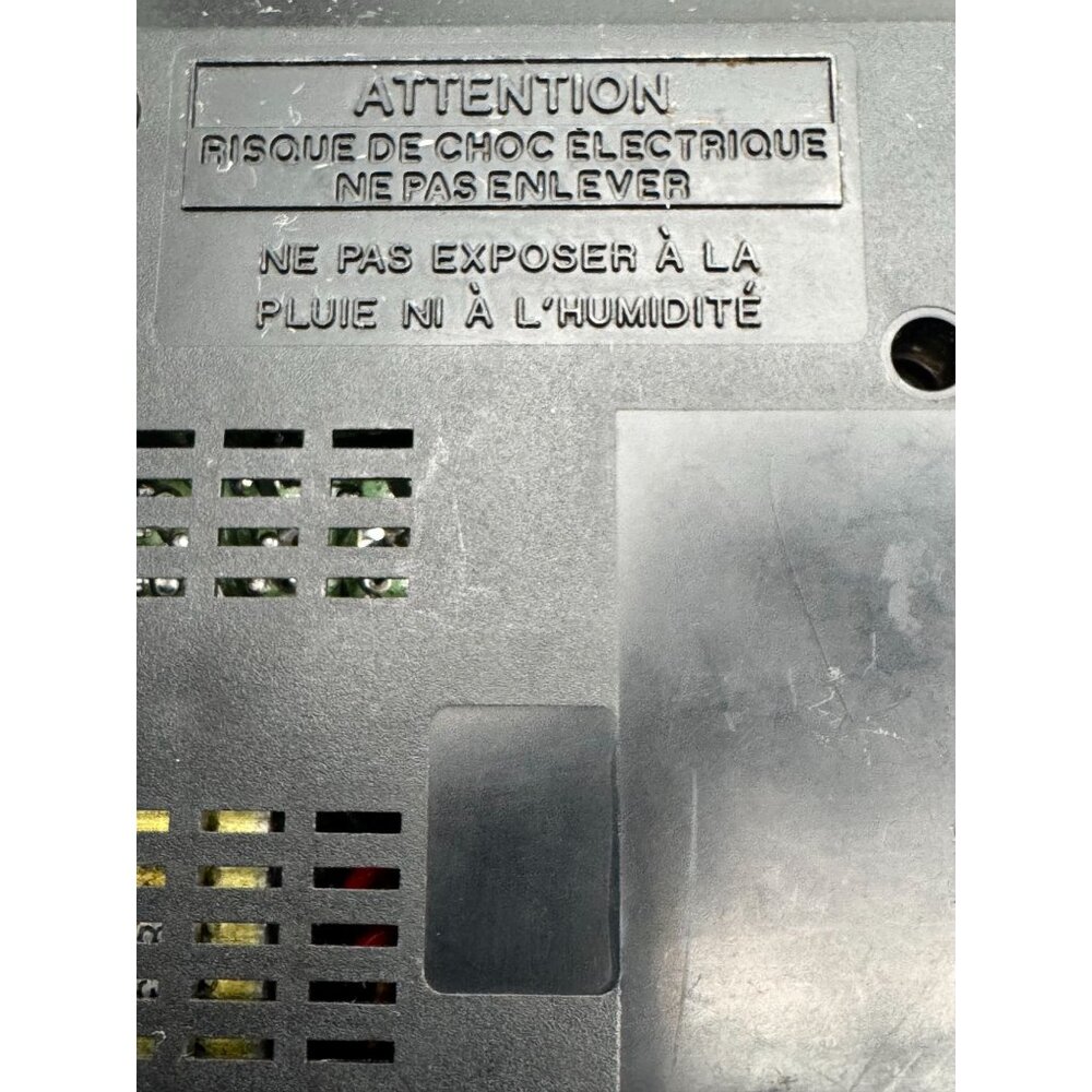 Vintage General Electric AM/FM Woodgrain Alarm Clock Radio 7-4624B - Picture 9 of 14